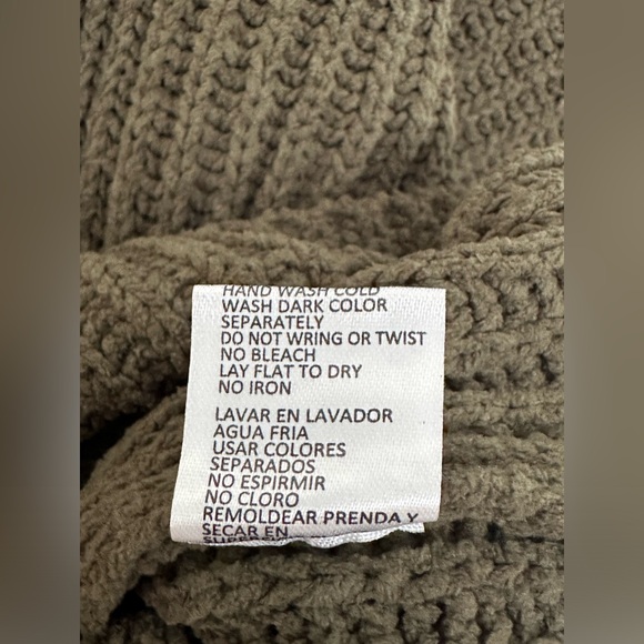 Poof Apparel Olive Chenille Cropped Long Sleeve Sweater-Size Medium - Picture 4 of 9